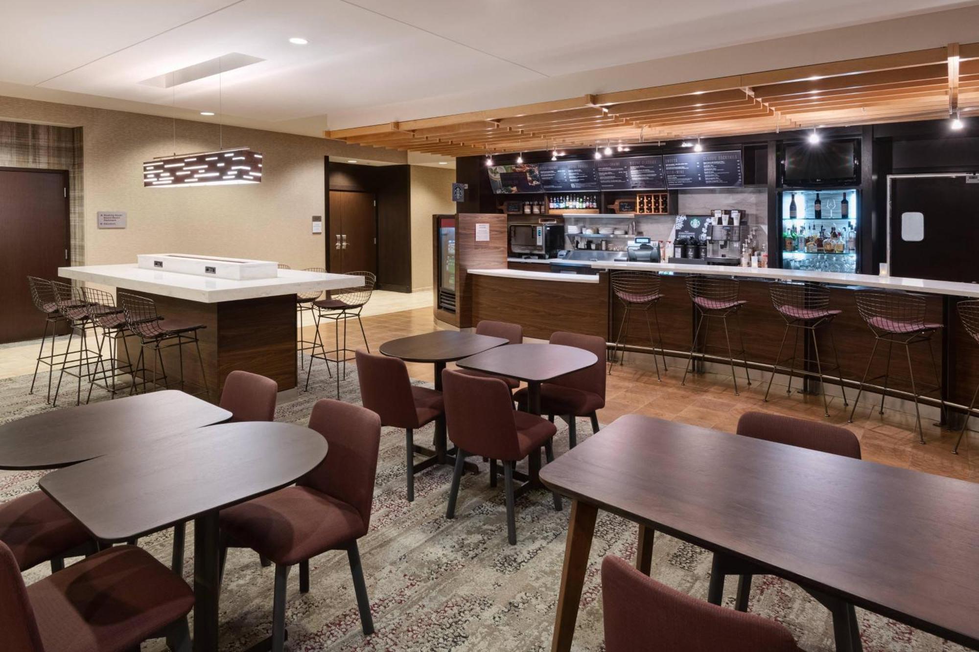 Courtyard By Marriott Pittsburgh Washington Meadow Lands Hotel Exterior photo