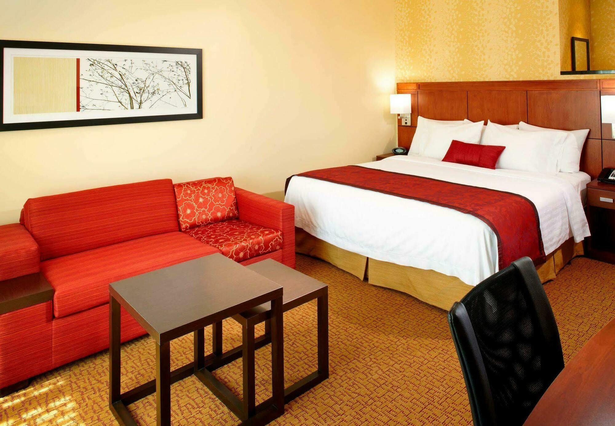 Courtyard By Marriott Pittsburgh Washington Meadow Lands Hotel Exterior photo